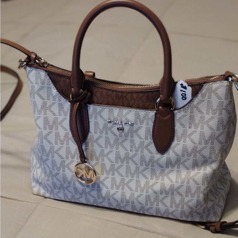 MK PURSE